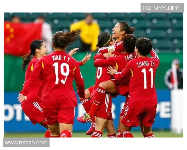足球女队球星精彩瞬间展现赛场风采，铿锵玫瑰闪耀世界足坛